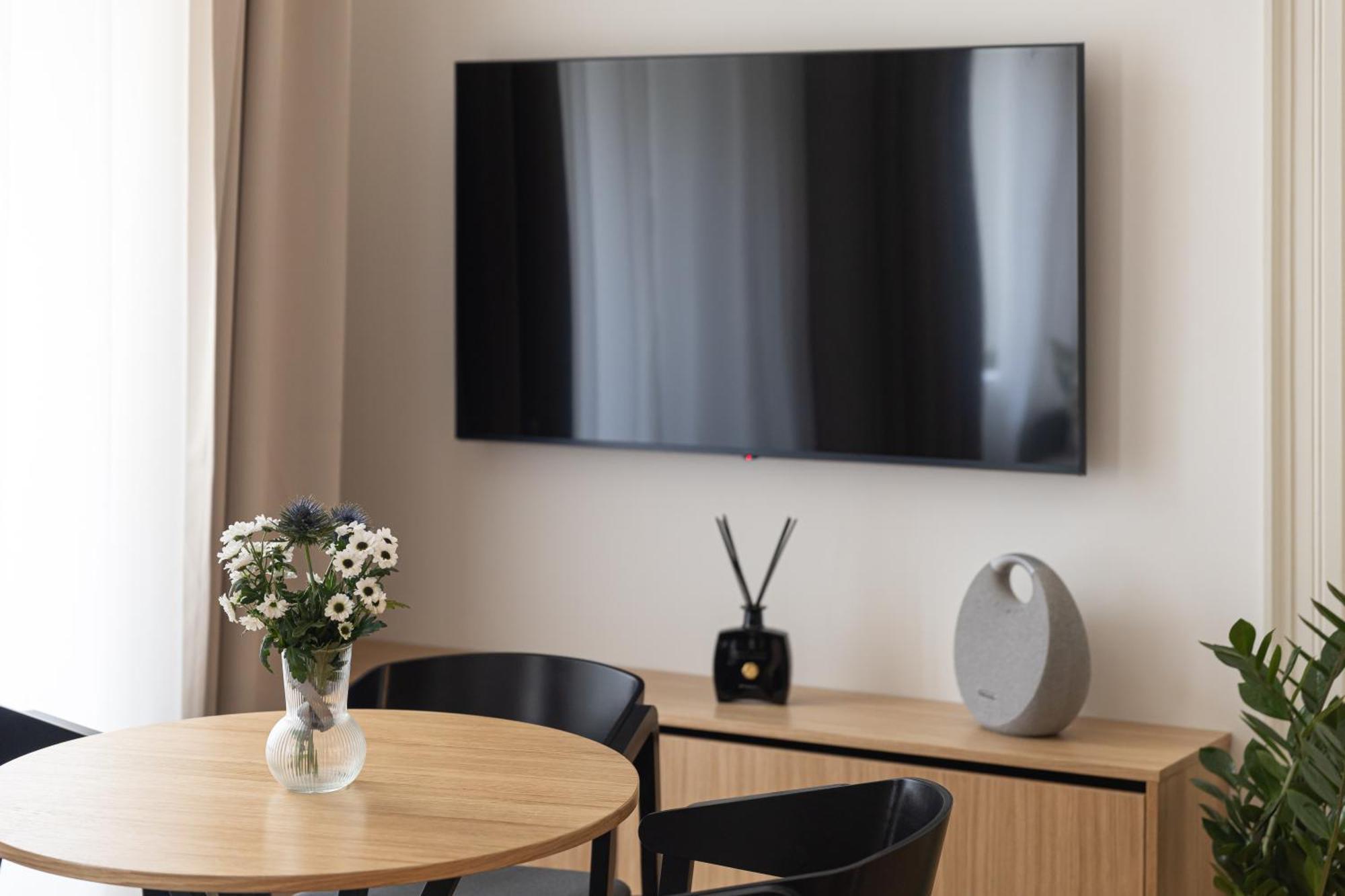 R16 Residences براغ المظهر الخارجي الصورة