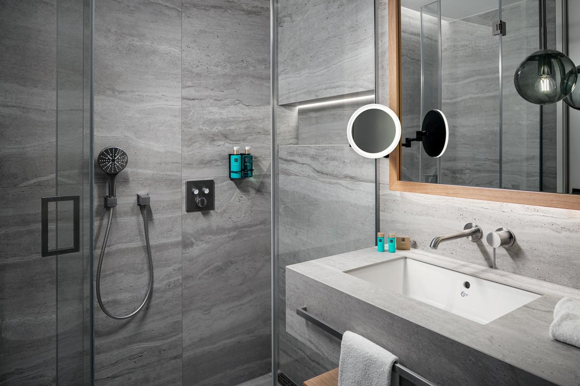 R16 Residences براغ المظهر الخارجي الصورة