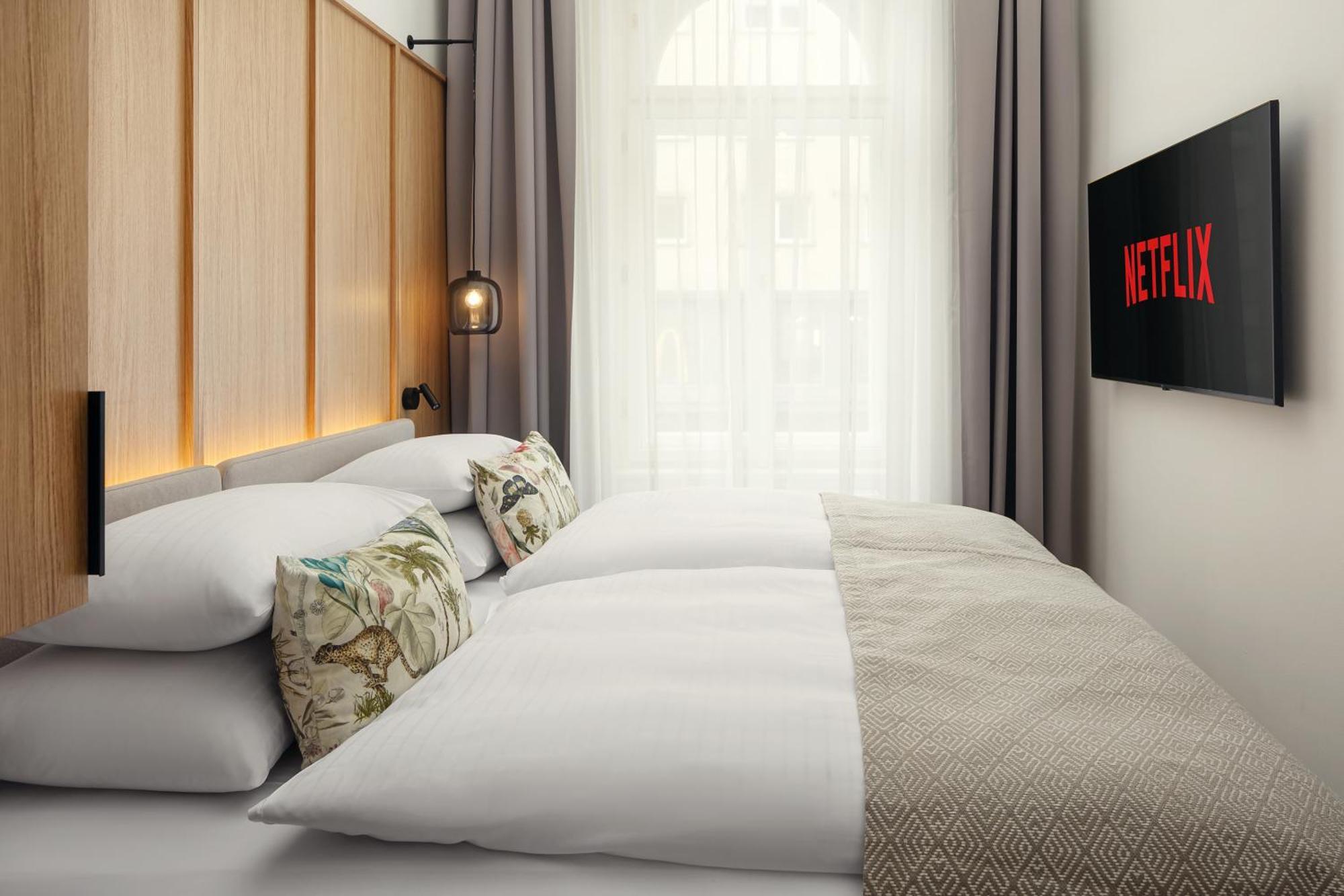 R16 Residences براغ المظهر الخارجي الصورة