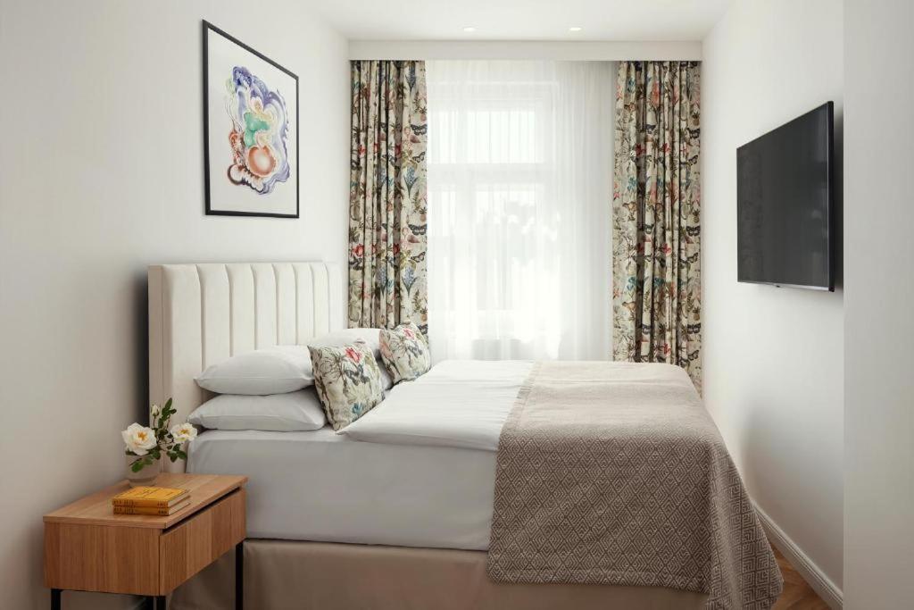 R16 Residences براغ الغرفة الصورة